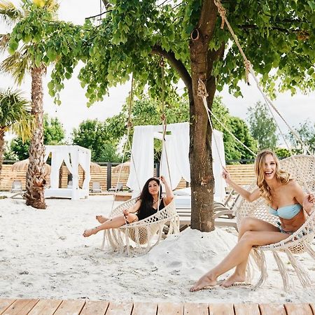 Blue Diamond Hotel Active Spa Trzebownisko Екстериор снимка