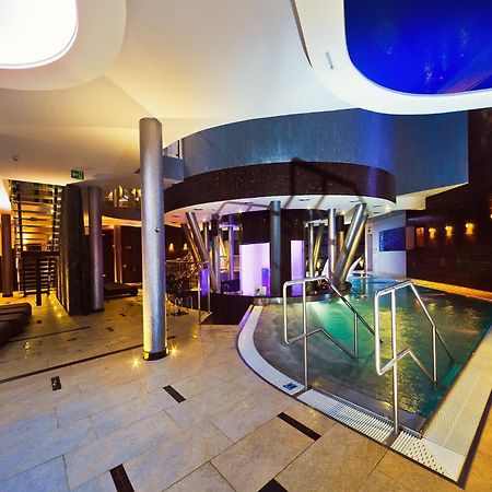 Blue Diamond Hotel Active Spa Trzebownisko Екстериор снимка