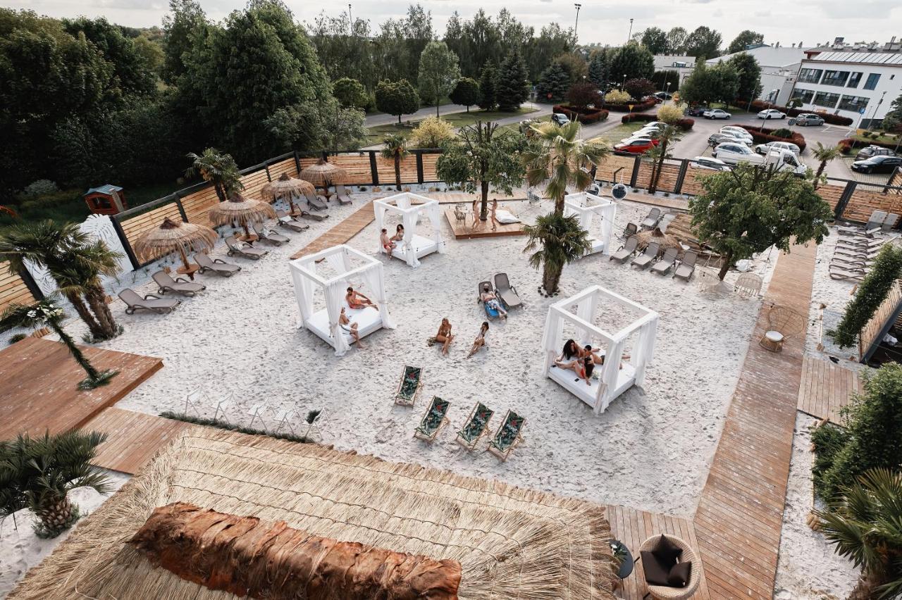 Blue Diamond Hotel Active Spa Trzebownisko Екстериор снимка
