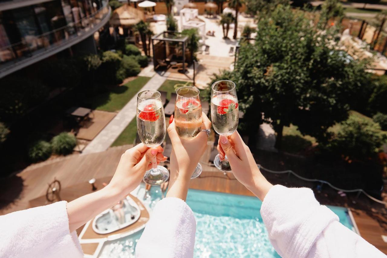 Blue Diamond Hotel Active Spa Trzebownisko Екстериор снимка